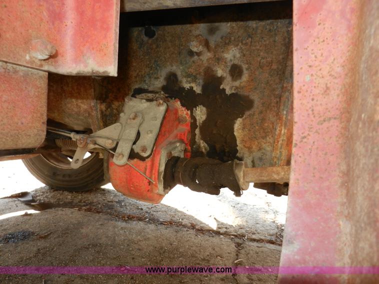 image for item A3956 1991 International 4900 dump truck