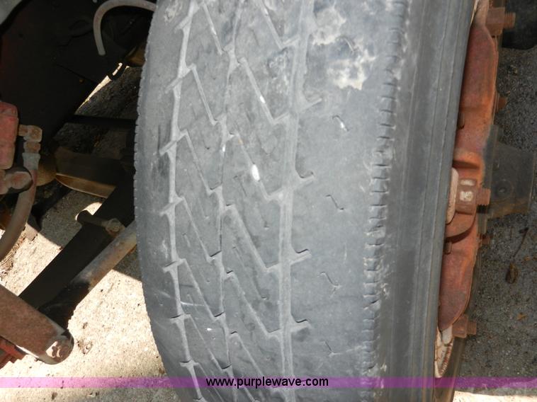 image for item A3956 1991 International 4900 dump truck