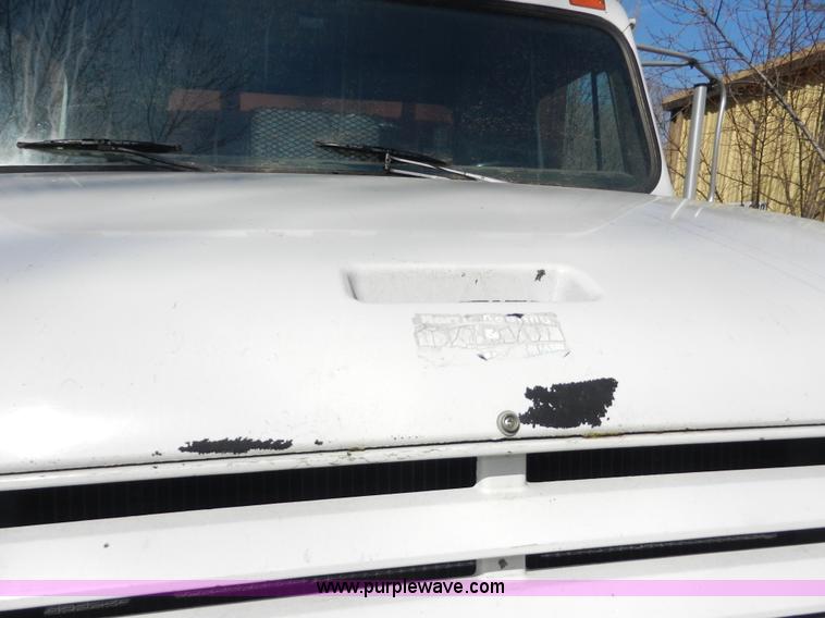 image for item A3956 1991 International 4900 dump truck