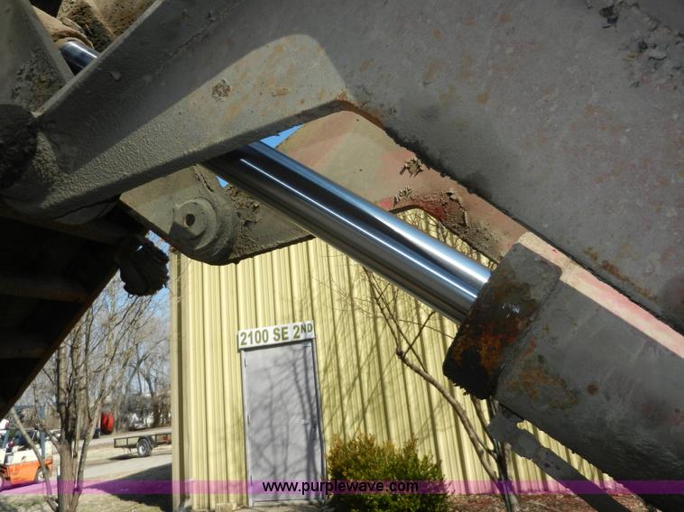 image for item A3956 1991 International 4900 dump truck