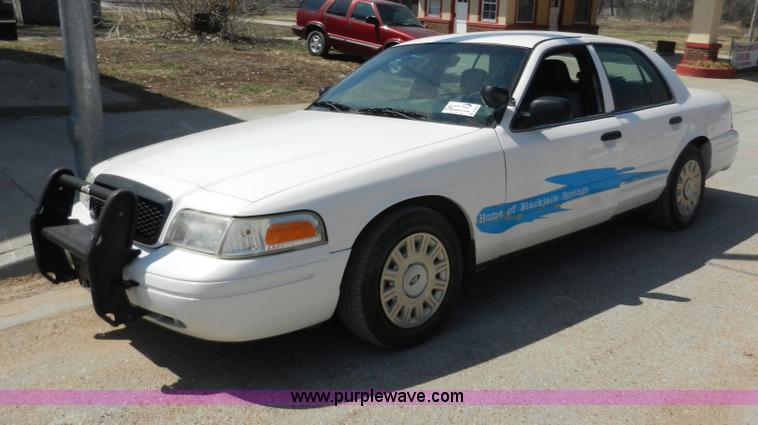 image for item A3961 2003 Ford Crown Victoria Police Interceptor