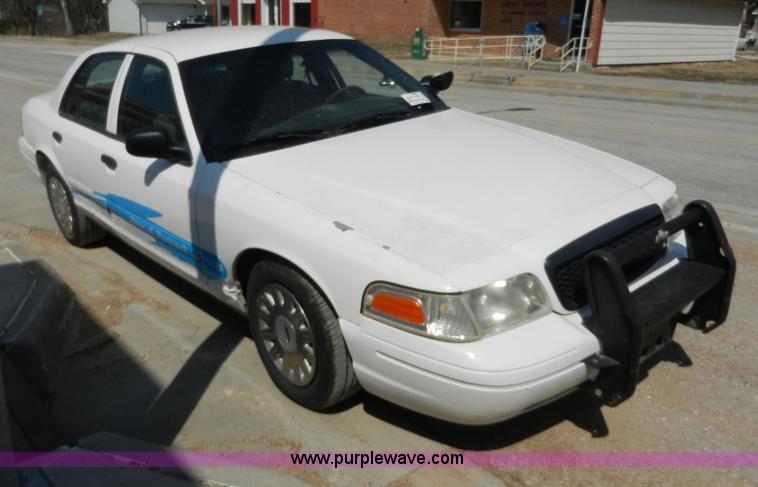 image for item A3961 2003 Ford Crown Victoria Police Interceptor