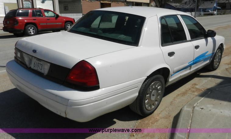 image for item A3961 2003 Ford Crown Victoria Police Interceptor
