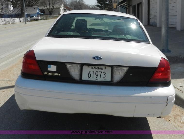 image for item A3961 2003 Ford Crown Victoria Police Interceptor