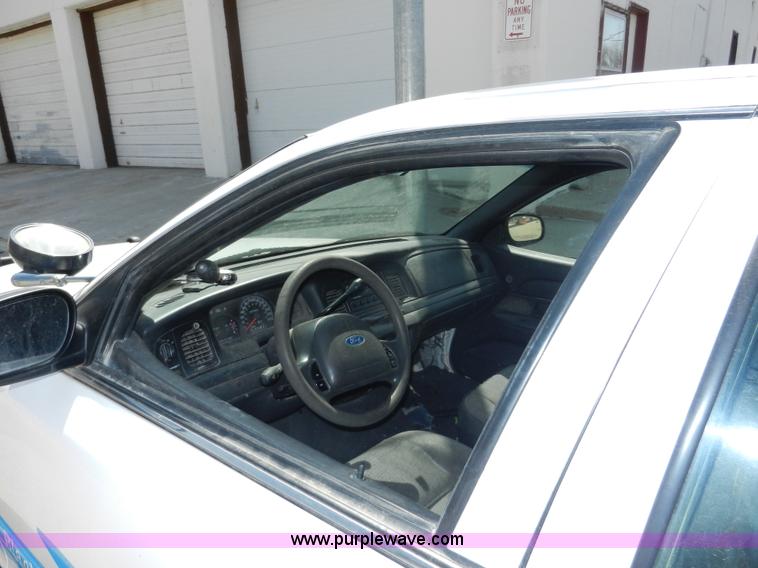 image for item A3961 2003 Ford Crown Victoria Police Interceptor