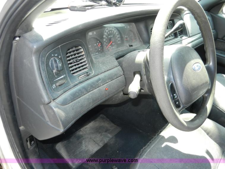 image for item A3961 2003 Ford Crown Victoria Police Interceptor