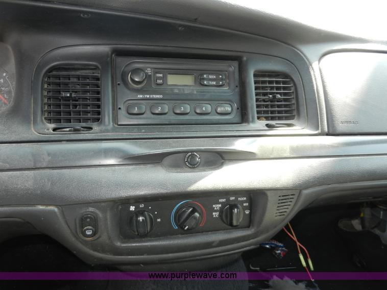 image for item A3961 2003 Ford Crown Victoria Police Interceptor