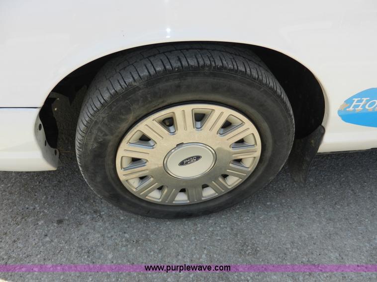 image for item A3961 2003 Ford Crown Victoria Police Interceptor