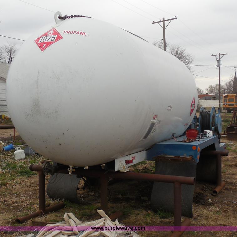 image for item A5156 1995 Ameritank truck bed mounted propane tank