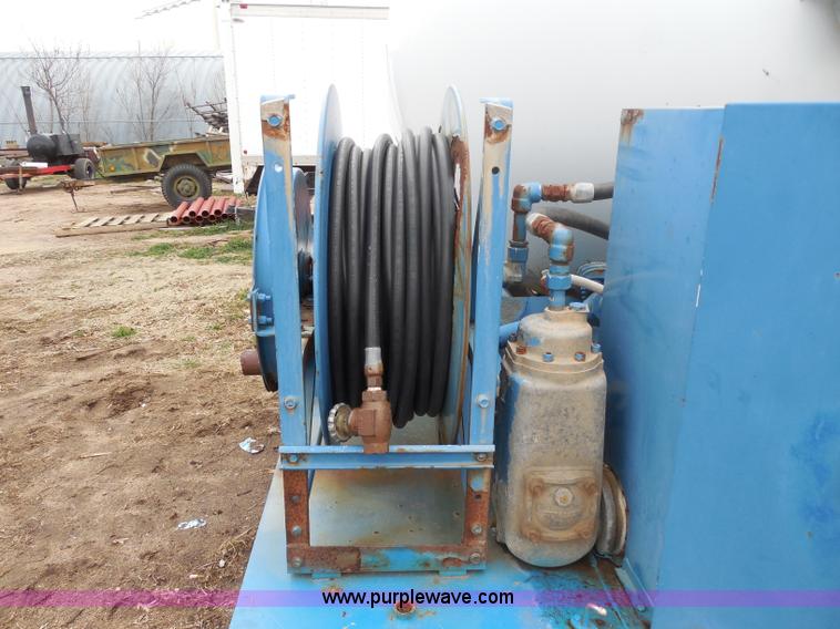 image for item A5156 1995 Ameritank truck bed mounted propane tank