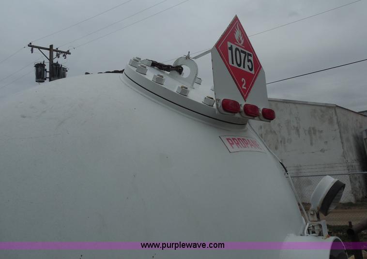 image for item A5156 1995 Ameritank truck bed mounted propane tank