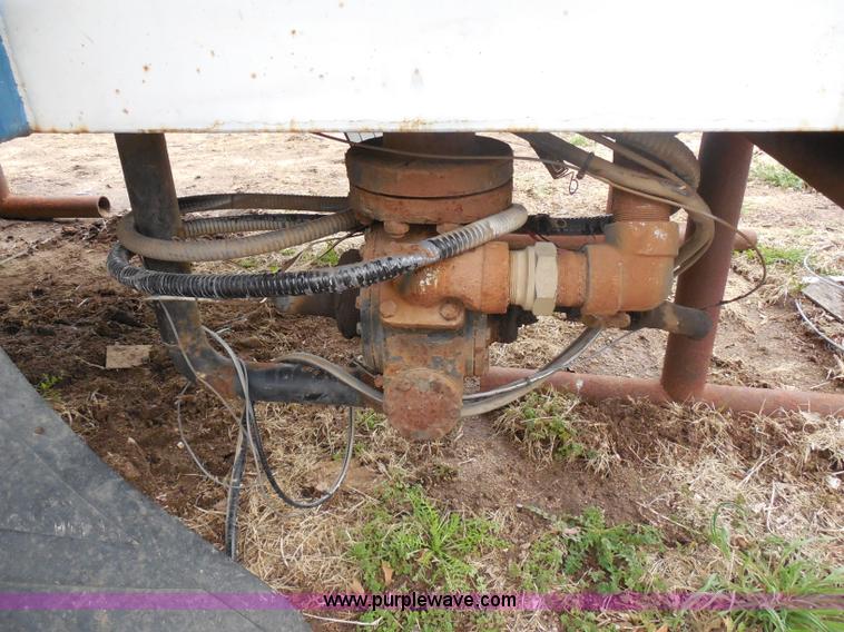 image for item A5156 1995 Ameritank truck bed mounted propane tank