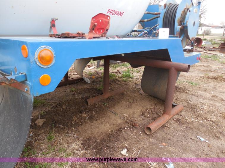 image for item A5156 1995 Ameritank truck bed mounted propane tank