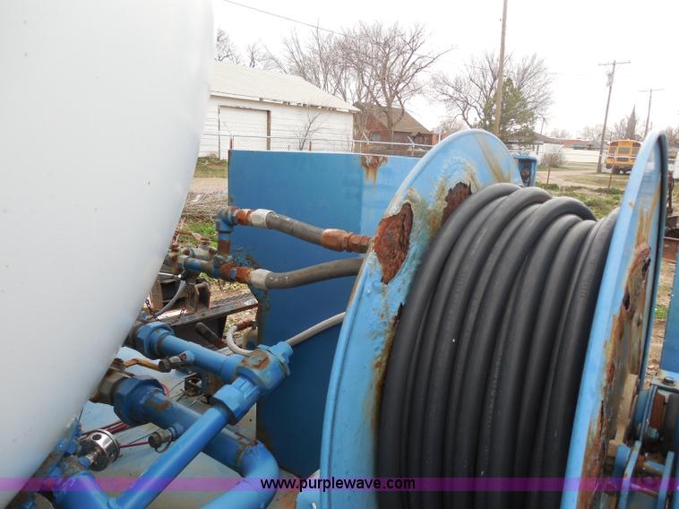 image for item A5156 1995 Ameritank truck bed mounted propane tank