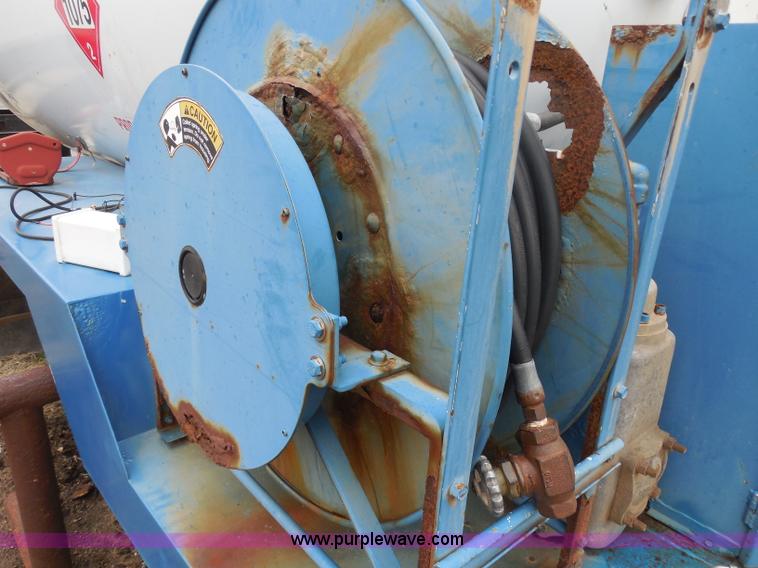 image for item A5156 1995 Ameritank truck bed mounted propane tank