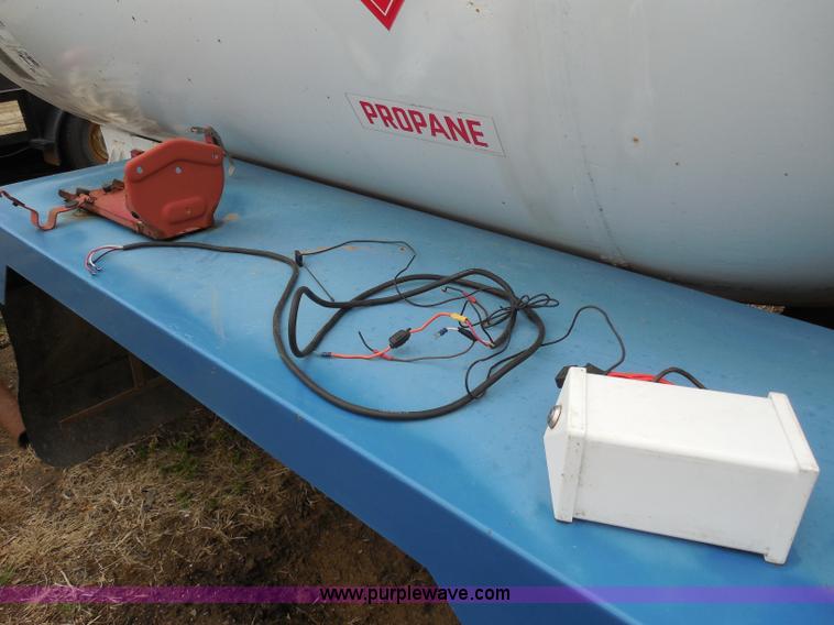 image for item A5156 1995 Ameritank truck bed mounted propane tank