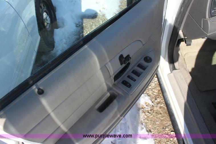 image for item AA9098 2009 Ford Crown Victoria Police Interceptor