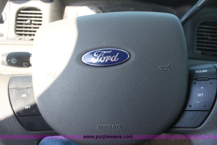 image for item AA9098 2009 Ford Crown Victoria Police Interceptor