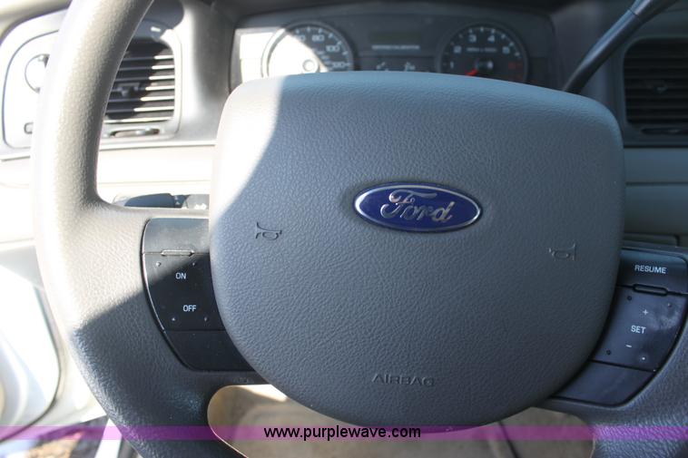 image for item AA9099 2010 Ford Crown Victoria Police Interceptor