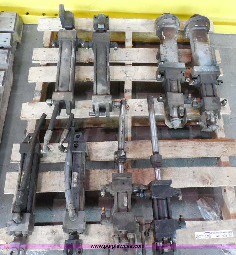 image for item AG9903 Assorted industrial cylinders