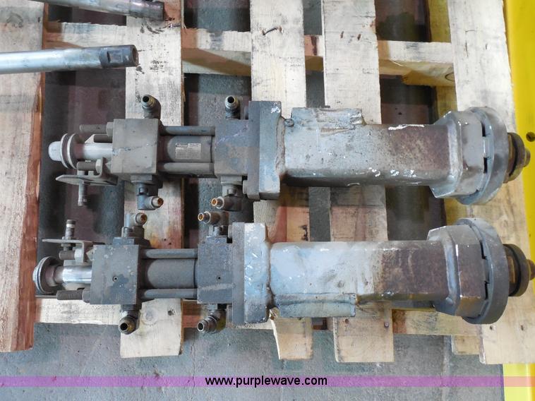 image for item AG9903 Assorted industrial cylinders