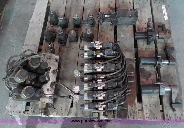 image for item AG9906 Parker valve body controls