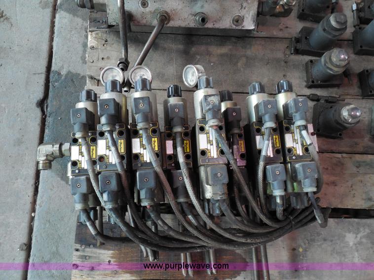 image for item AG9906 Parker valve body controls