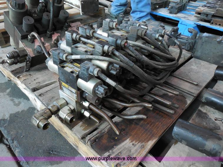 image for item AG9906 Parker valve body controls