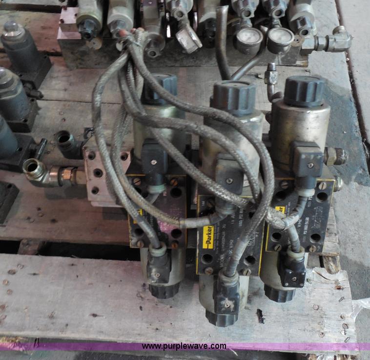 image for item AG9906 Parker valve body controls