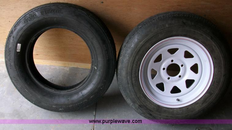 image for item B1899 2007 Doolittle enclosed trailer