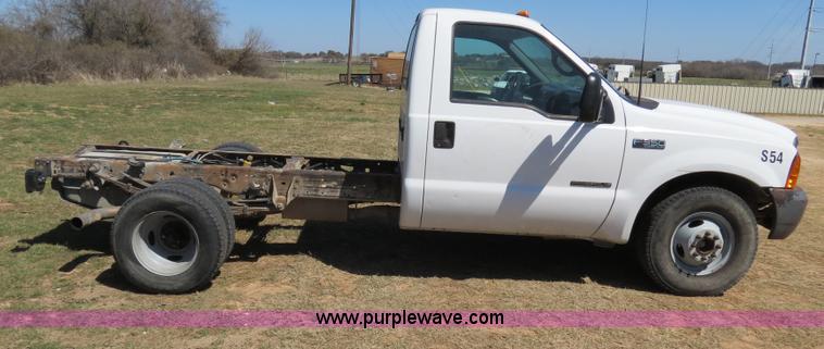 image for item B4664 2000 Ford F350 pickup truck