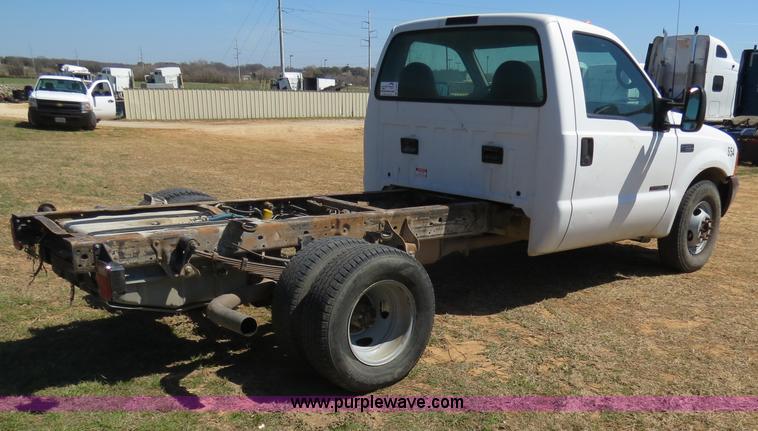 image for item B4664 2000 Ford F350 pickup truck