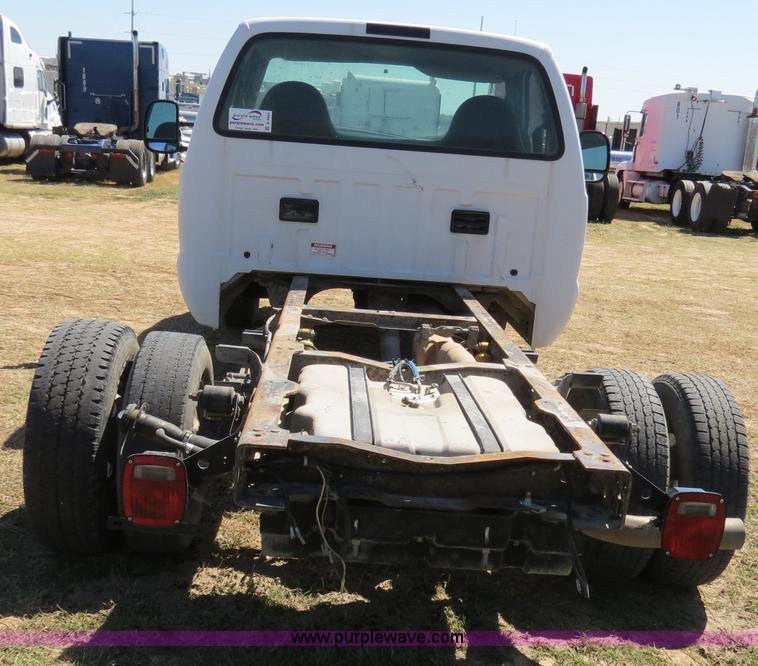 image for item B4664 2000 Ford F350 pickup truck