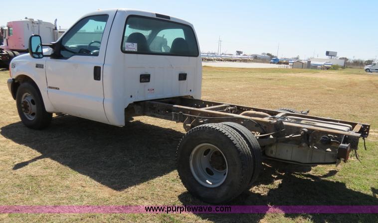 image for item B4664 2000 Ford F350 pickup truck