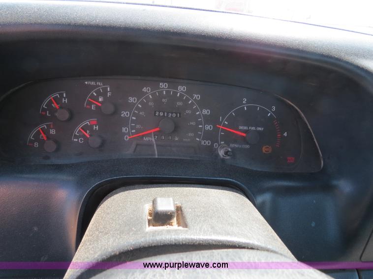 image for item B4664 2000 Ford F350 pickup truck