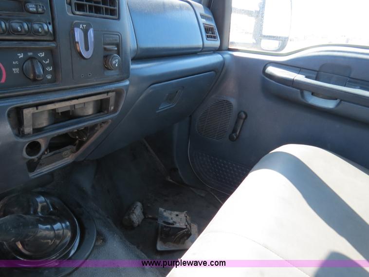 image for item B4664 2000 Ford F350 pickup truck