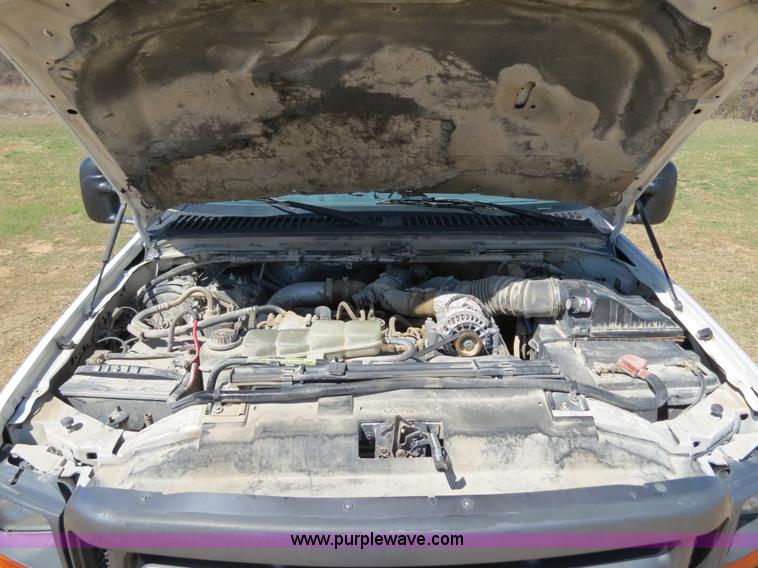 image for item B4664 2000 Ford F350 pickup truck