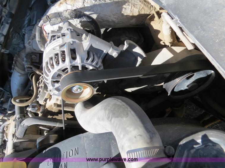 image for item B4664 2000 Ford F350 pickup truck