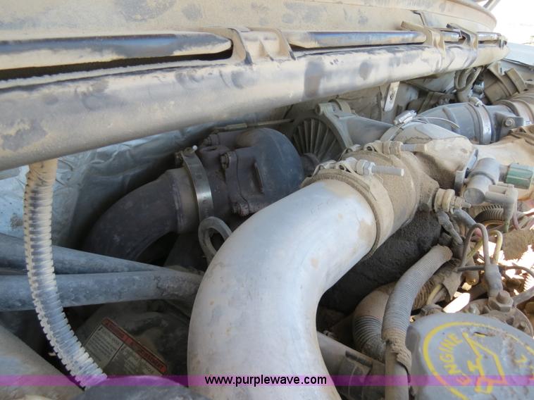 image for item B4664 2000 Ford F350 pickup truck