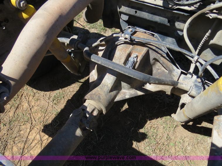 image for item B4664 2000 Ford F350 pickup truck