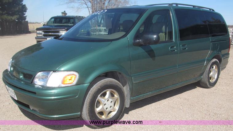 image for item B5426 2000 Oldsmobile Silhouette minivan