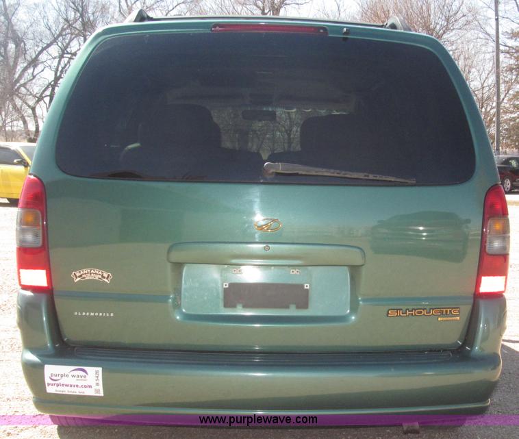 image for item B5426 2000 Oldsmobile Silhouette minivan