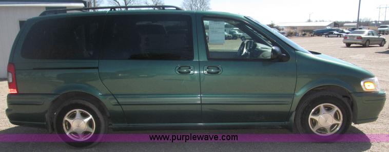 image for item B5426 2000 Oldsmobile Silhouette minivan