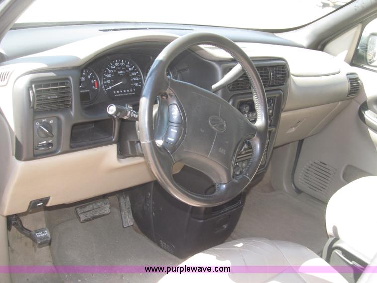 image for item B5426 2000 Oldsmobile Silhouette minivan