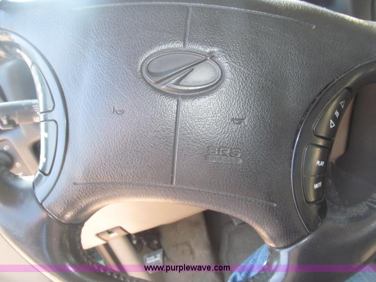 image for item B5426 2000 Oldsmobile Silhouette minivan