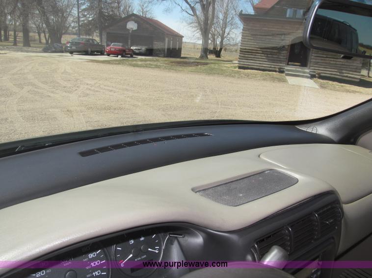 image for item B5426 2000 Oldsmobile Silhouette minivan