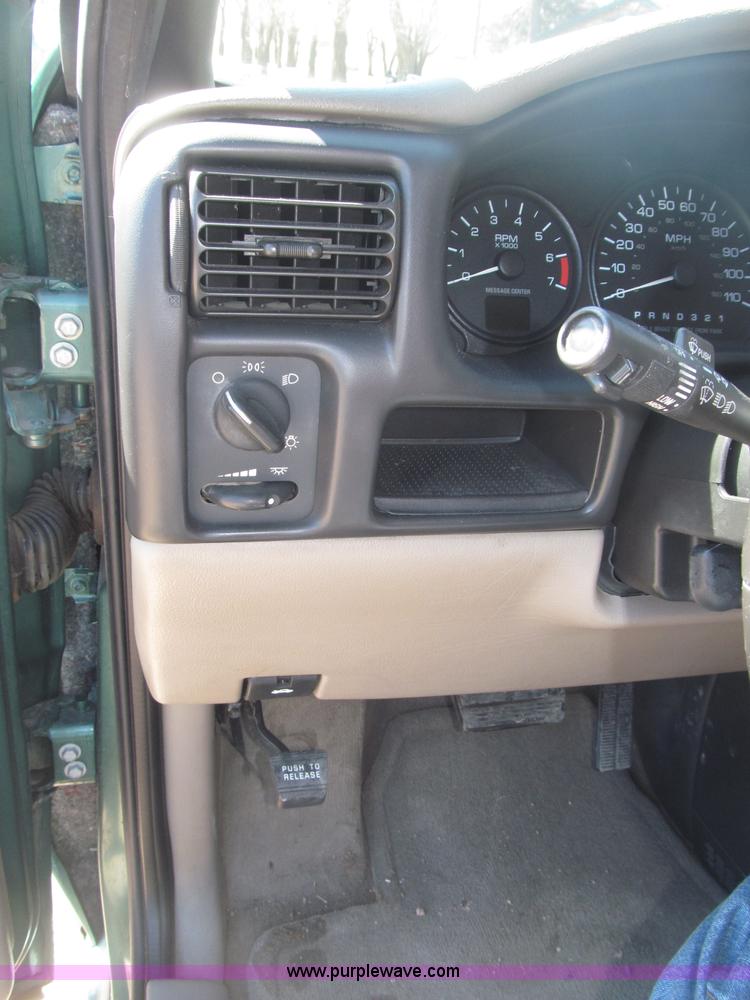 image for item B5426 2000 Oldsmobile Silhouette minivan