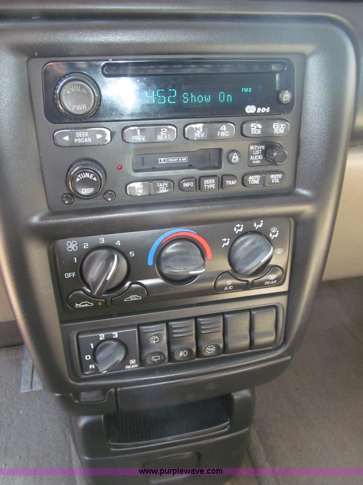 image for item B5426 2000 Oldsmobile Silhouette minivan