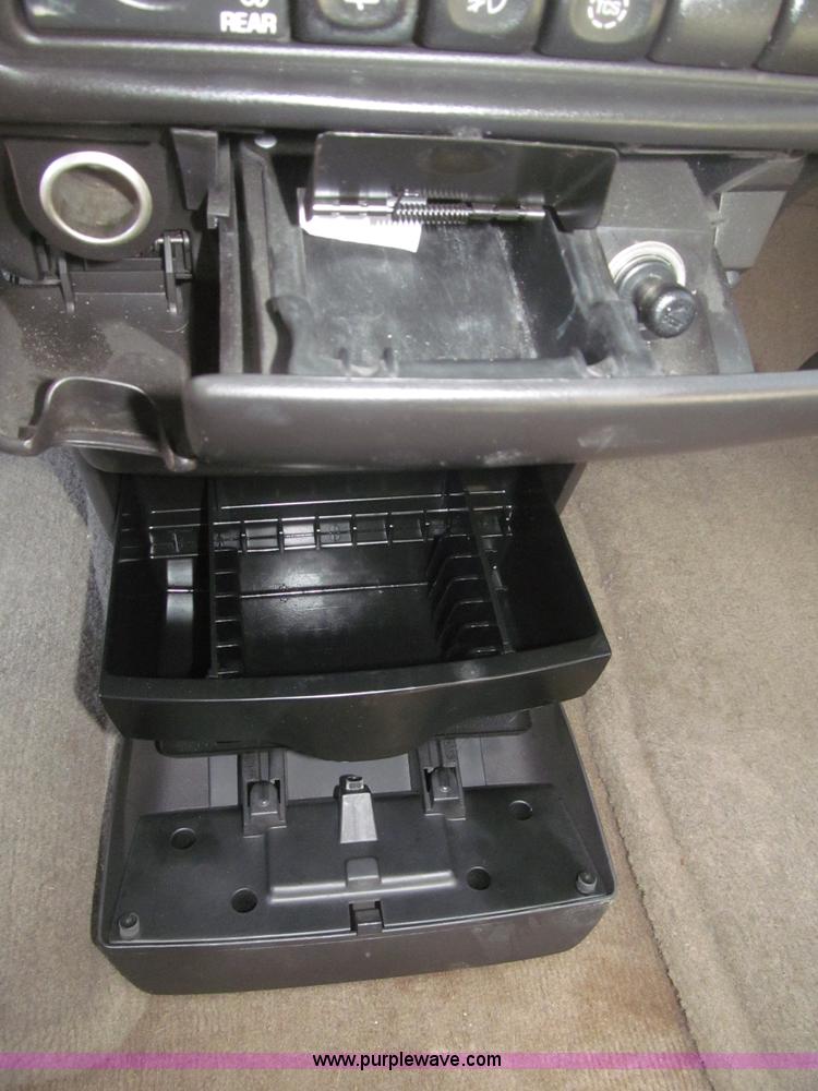 image for item B5426 2000 Oldsmobile Silhouette minivan