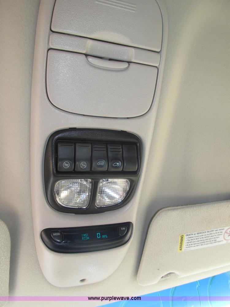 image for item B5426 2000 Oldsmobile Silhouette minivan